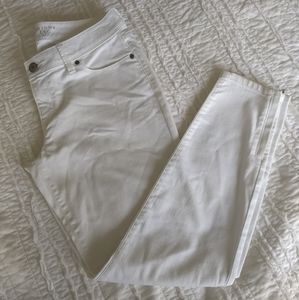 3/$20 White Skinny Leg Cropped Jeans Size 10